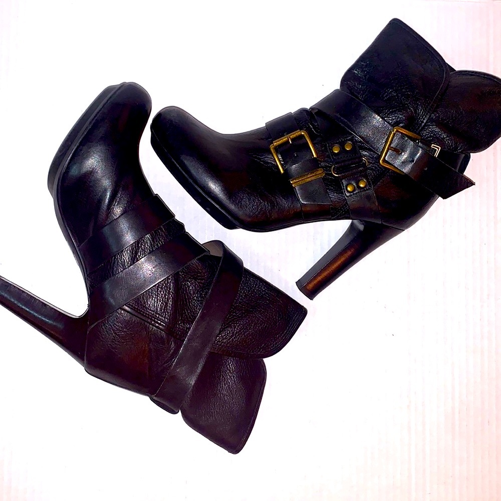 DKNYC ankle leather boots